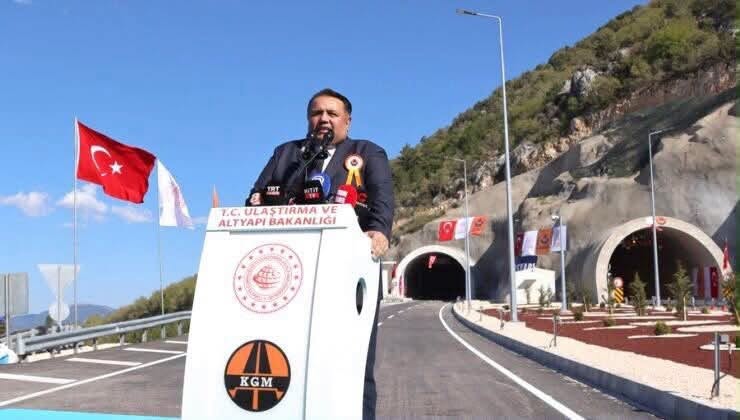 TÜNELLERDE SON AŞINMA TABAKASI ASFALT YAPILIYOR