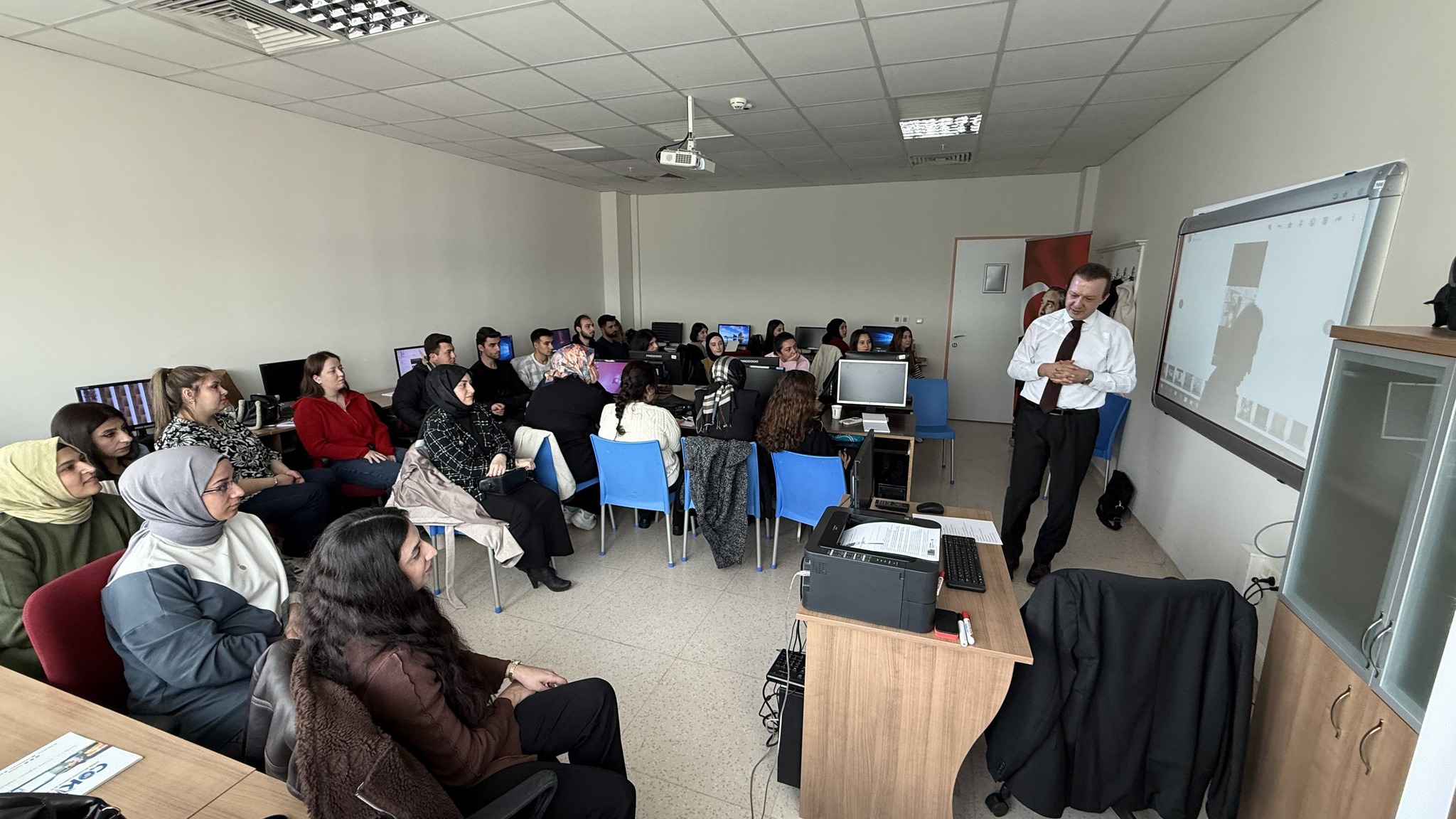 FARMAHANE PROJESİ KAPSAMINDA ECZACI KALFASI EĞİTİMLERİ BAŞLADI