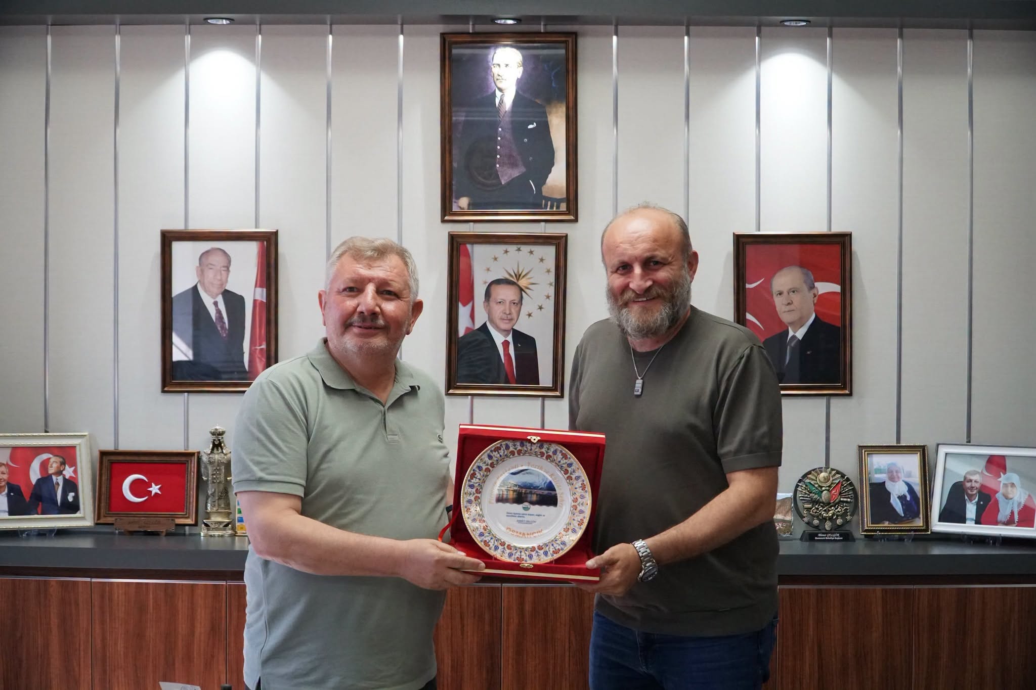 ÜNLÜ OYUNCU ÇETİN ALTAY'DAN BAŞKAN GELGÖR'E ZİYARET