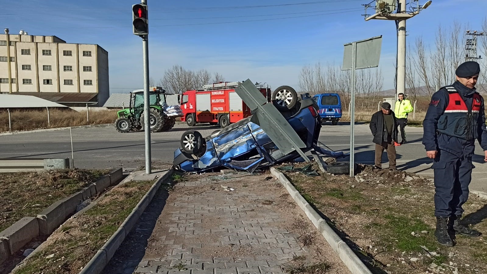KONTROLDEN Ã‡IKAN OTOMOBÄ°L DEVRÄ°LDÄ°