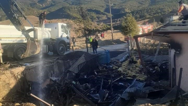 OTLARI YAKMAK Ä°STEDÄ°,  EVÄ° VE OTOMOBÄ°LÄ° YANDI