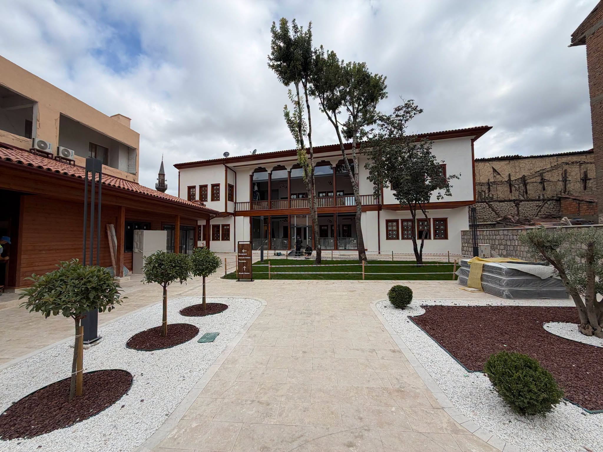 İKİZ KONAK, BUTİK OTEL OLARAK HİZMETE AÇILIYOR