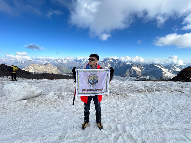 DİNÇER SOLMAZ'DAN ÇİFTE ZİRVE BAŞARISI